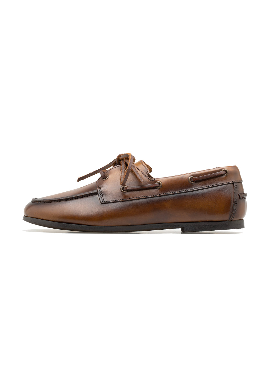 Chaussures bateau en cuir de veau — Femme