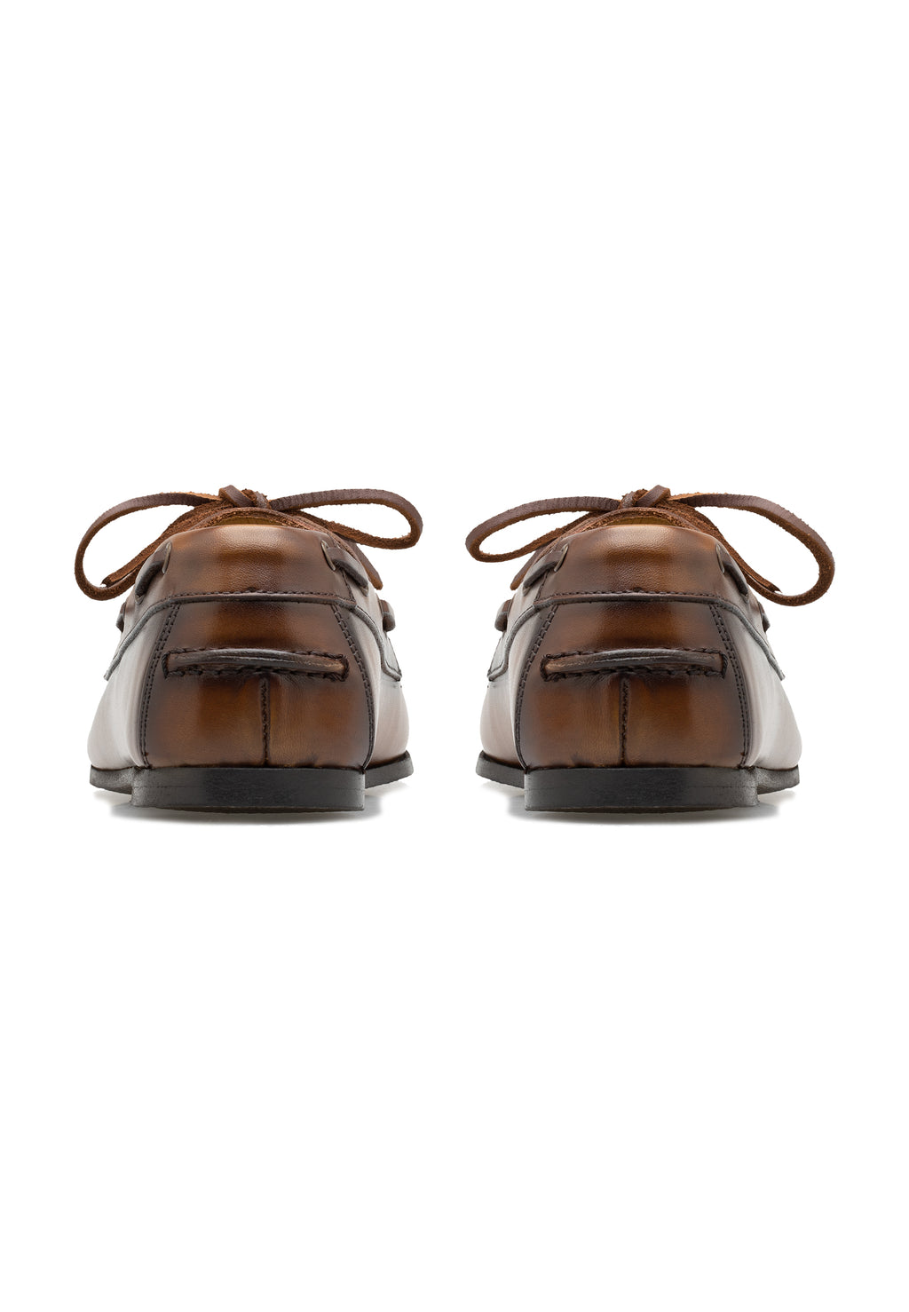 Chaussures bateau en cuir de veau — Femme