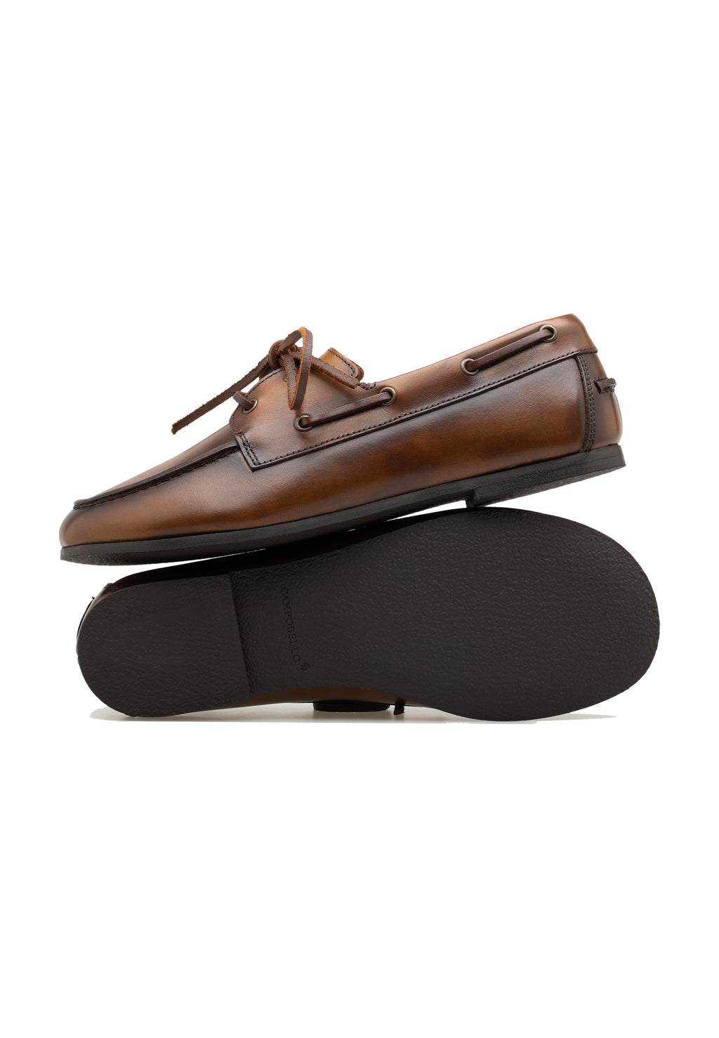 Chaussures bateau en cuir de veau — Femme