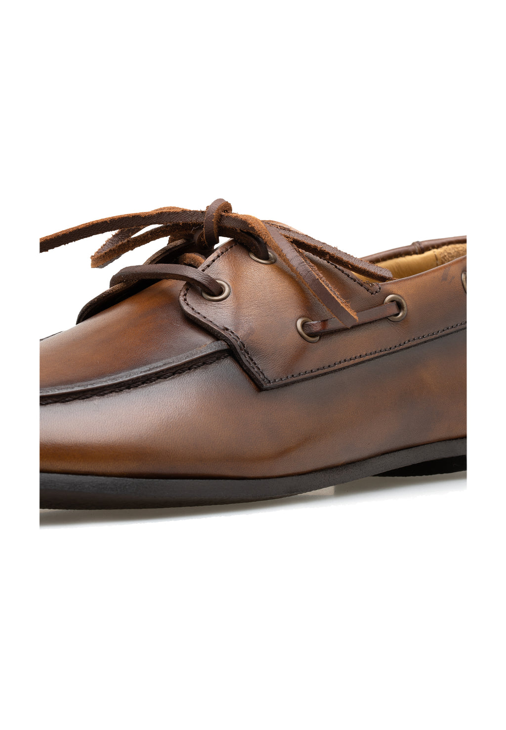 Chaussures bateau en cuir de veau — Femme