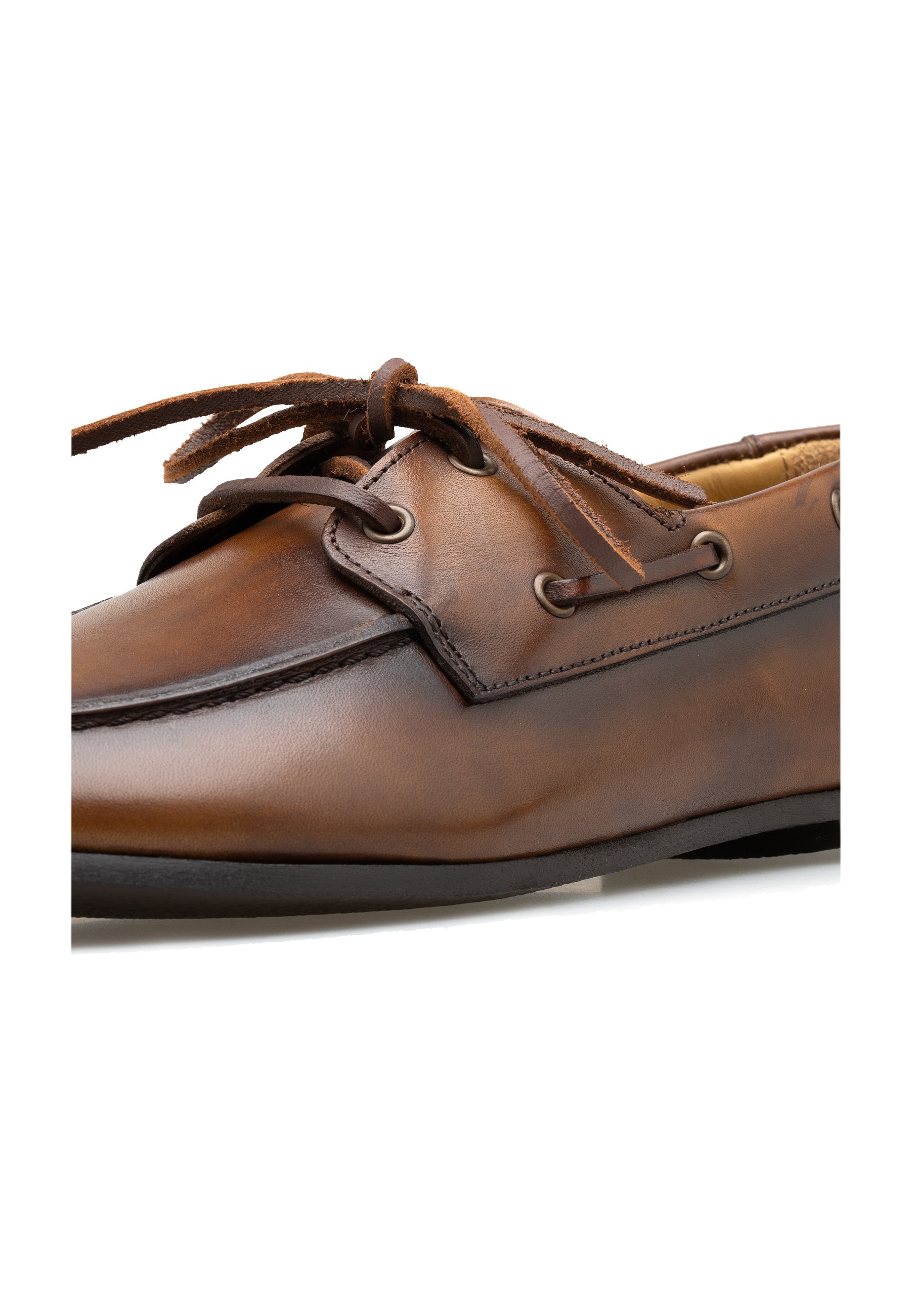 Chaussures bateau en cuir de veau — Femme