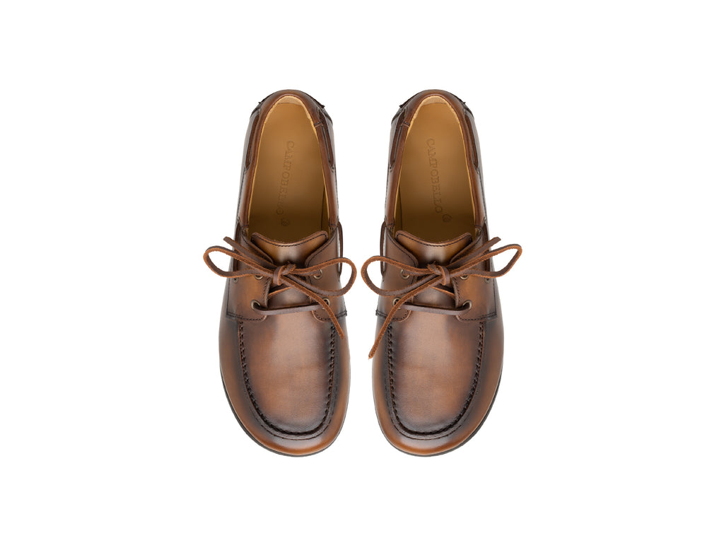 Chaussures bateau en cuir de veau — Femme