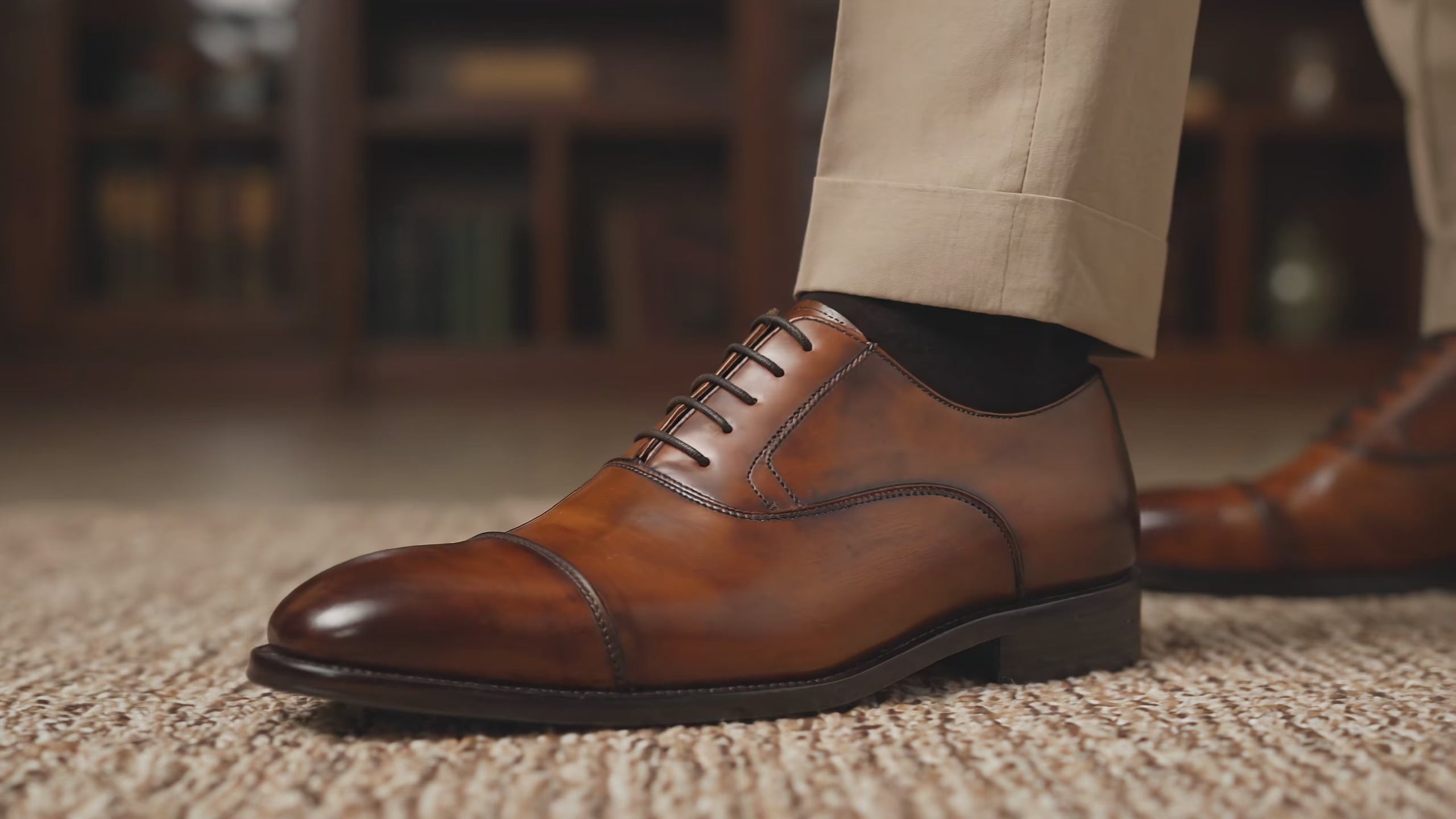 Zapatos Oxford de cuero con acabado manual para hombre